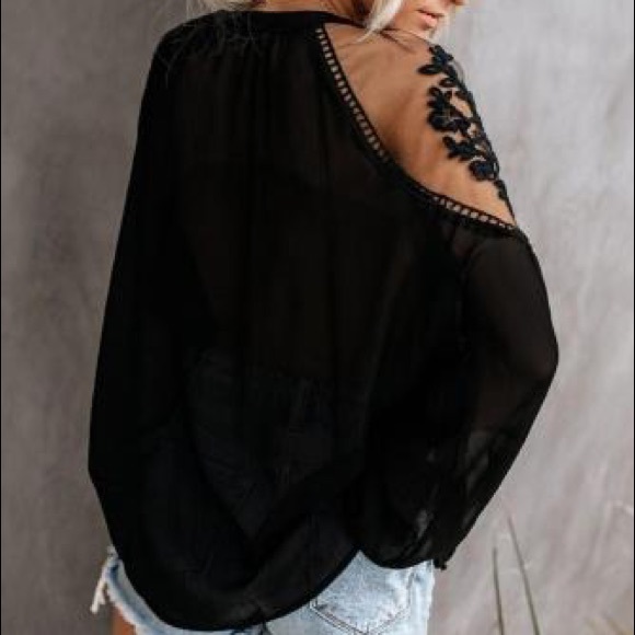 Boho Chic Black Lace Long Sleeve Blouse - Picture 7 of 8